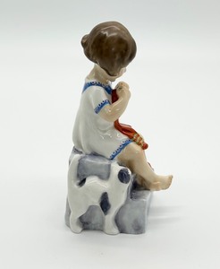 lot 224 image: Royal Worcester Saturdays Child Porcelain Figurine #3262