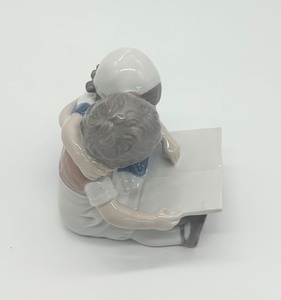 lot 232 image: Bing & Grndahl Children Reading Porcelain Figurine #1567