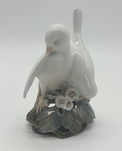 lot 235 image: Royal Copenhagen Pair of Birds Porcelain Figurine #402
