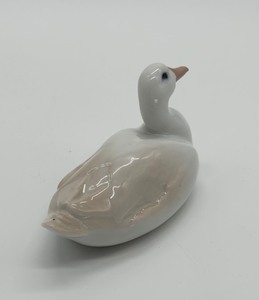 lot 318 image: Bing & Grndahl White Duck Figurine #1537