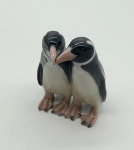 lot 319 image: Royal Copenhagen Two Penguins Porcelain Figurine  #1190
