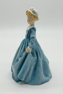 lot 313 image: Royal Worcester Grandmothers Dress 3081