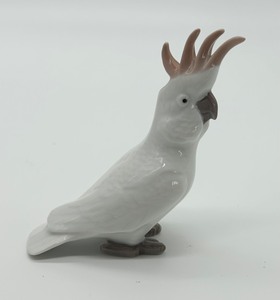 lot 321 image: Bing & Grndahl Cockatoo Figurine #2178