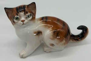lot 48 image: Trio of Miniature Royal Doulton Cat Figurines