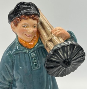 lot 77 image: Royal Doulton Master Sweep Porcelain Figurine HN 2205