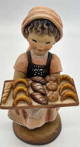 lot 243 image: Rare Hand Carved Juan Ferrandiz Anri Pastry Girl Figurine