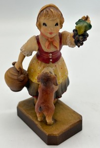 lot 251 image: Vintage Ferrandiz Anri Wood Carved Figurine Harvest Helper