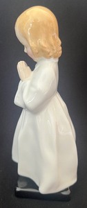 lot 194 image: Royal Doulton Bedtime Porcelain Figurine HN 1978