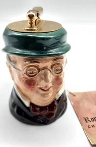 lot 411 image: Unique Royal Doulton Mr. Pickwick Table Lighter - #5839