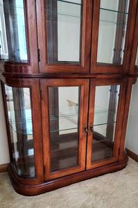 lot 3 image: Rounded-front, Glass-paneled Display Cabinet