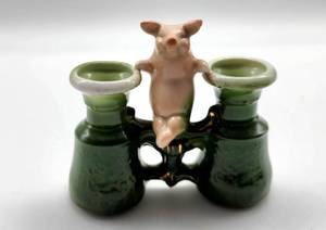 lot 414 image: Trio of German Fair Souvenir Pink Pig Figures