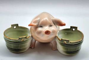 lot 417 image: Pair of Vintage German Fair Souvenirs, Porcelain Pigs with Buckets