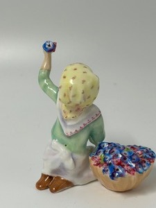 lot 292 image: Royal Worcester Italy Porcelain Figurine 3087