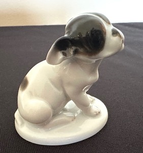 lot 130 image: Miniature Rosenthal Porcelain Sitting French Bulldog Puppy Dog Figurine