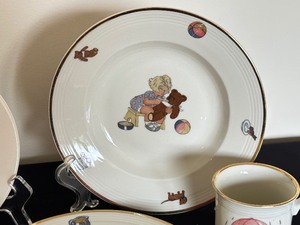 lot 167 image: Vintage Porsgrund Childrens Dish Set