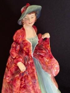 lot 426 image: Vintage Royal Doulton Porcelain Figurine Margaret HN 1989