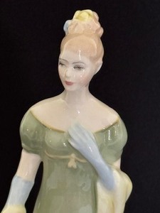 lot 429 image: Royal Doulton Porcelain Figurine Lorna HN 2311