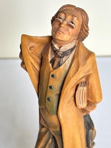 lot 112 image: Vintage Ferrandiz Anri Male Scholar Wooden Hand Carved Figurine
