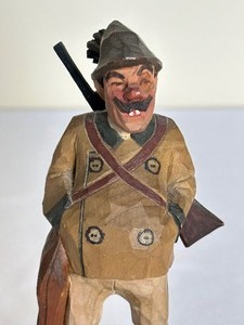 lot 254 image: Vintage Hand Carved German Hunting Figurine