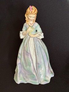lot 279 image: Royal Worcester Sweet Anne Porcelain Figurine 3630