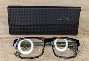 lot 51 image: New WX Wiley Glasses with Display Lenses and Case  L