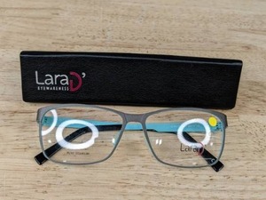 lot 135A image: NEW Laura D Eyeglasses with Display Lenses L