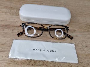 lot 73A image: NEW Marc Jacobs Eyeglasses with Display Lenses L