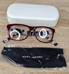 lot 90A image: New Marc Jacobs Glasses with Display Lenses and Case  L