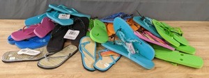 lot 125 image: Resellers Paradise Assortment of NEW Womens Flip Flop Sandals K