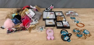 lot 132 image: NEW Fashion Jewelry and Accessories Bracelets, Keychains, Brooches, Mini High Heel Ring Holder and More K