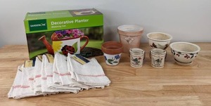 lot 152 image: NEW Gardenline Decorative Planter Watering Can, Hand Towels, Flower Pots and Miniature Pails K