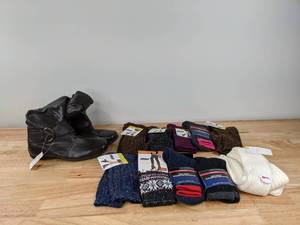 lot 168 image: NEW Womens Boot Socks and Boots K