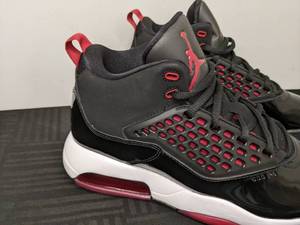 lot 35 image: Brand New Nike Jordan Maxin 200 Mens Size 9 Shoes Z