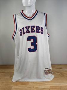 lot 79 image: New Allen Iverson Philadelphia 76ers NBA Basketball Jersey Hardwood Classics Mitchelle & Ness Size XXLK