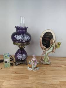 lot 188 image: New Beautiful Hand Blown Glass Lamp, Chanteglimmer Fairy Mirror, Small Girl Figurine   K