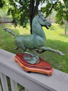 lot 11 image: Gansu Bronze Replica Flying Horse