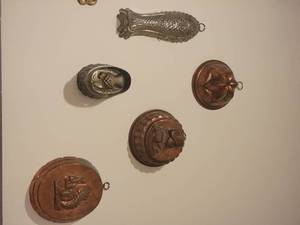 lot 41 image: Vintage Kitchen Molds