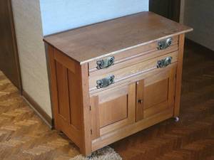 lot 43 image: Primitive American Commode