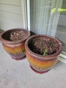 lot 61 image: 15 Ceramic Glazed Planter