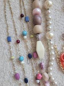 lot 15E image: Costume Jewelry Color Group B