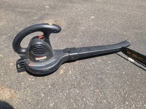 lot 110 image: Yard Warriors Electric Tool Pair