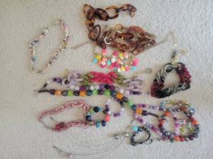 lot 15M image: Womens Costume Jewelry Extravaganza - Polychrome