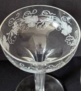 Etched Vintage Hollow Stem Champagne Glasses