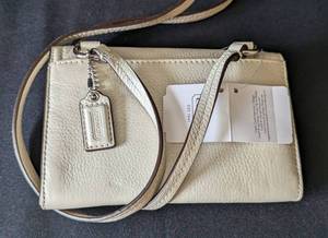 New Coach Small Leather Crossbody Purse