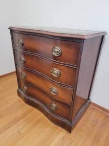 lot 35 image: Vintage Dunkin Phyfe Tooled Leather 4 Drawer Dresser
