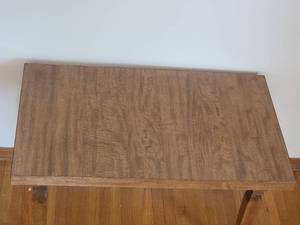 lot 46 image: Retro 80s Side Table