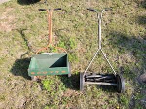 lot 71 image: Push Lawn Mower & Spreader Pairing
