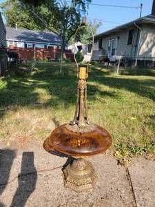 lot 3 image: Vintage MCM Amber Glass Table Lamp