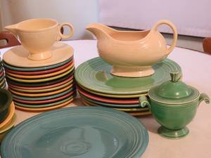 lot 6 image: Vintage Fiesta Ware China Service Collection