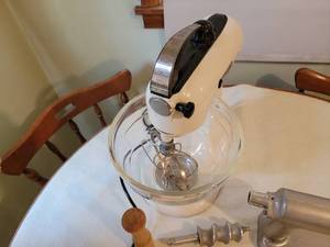 lot 30 image: Vintage KitchenAid Mixer & Components
